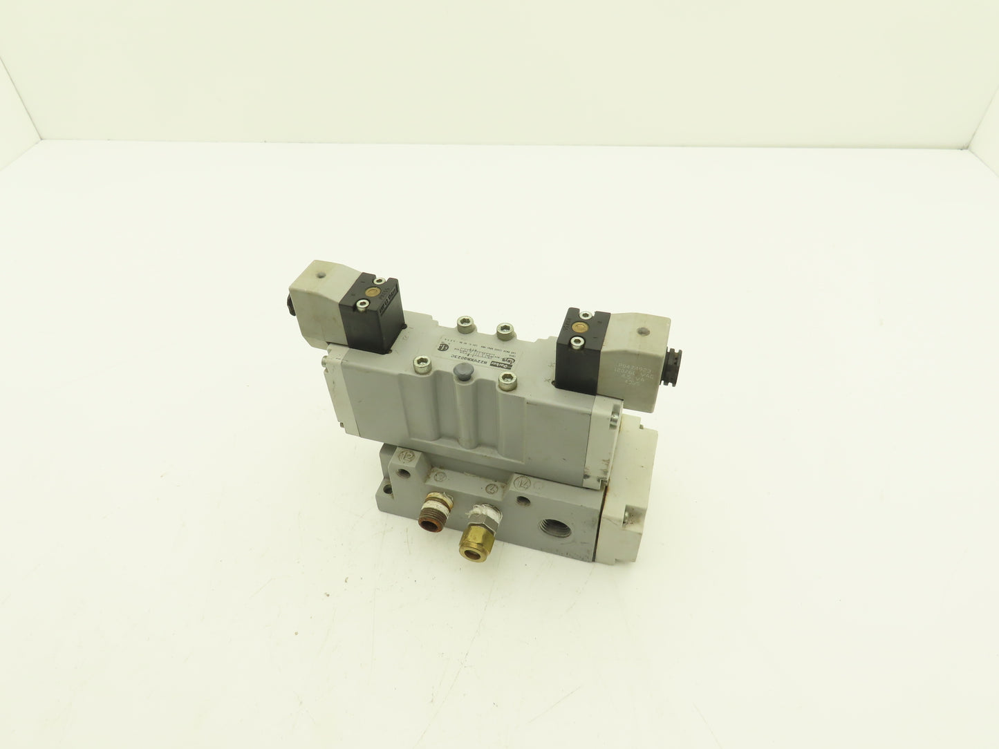 Parker H22VXBG023C Pneumatic Air Solenoid Valve 120VAC 1/2" NPT 145 PSIG