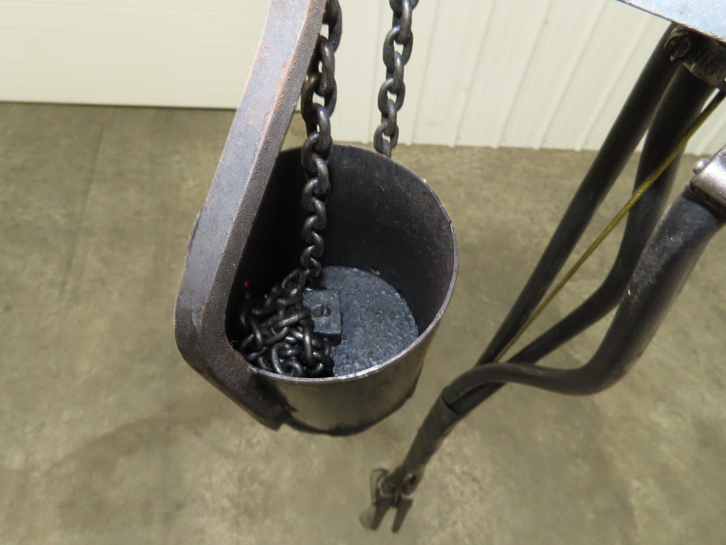 CM ShopAir 300 Lb Pneumatic Air Pendant Chain Hoist 5' Lift 90psi 32FPM