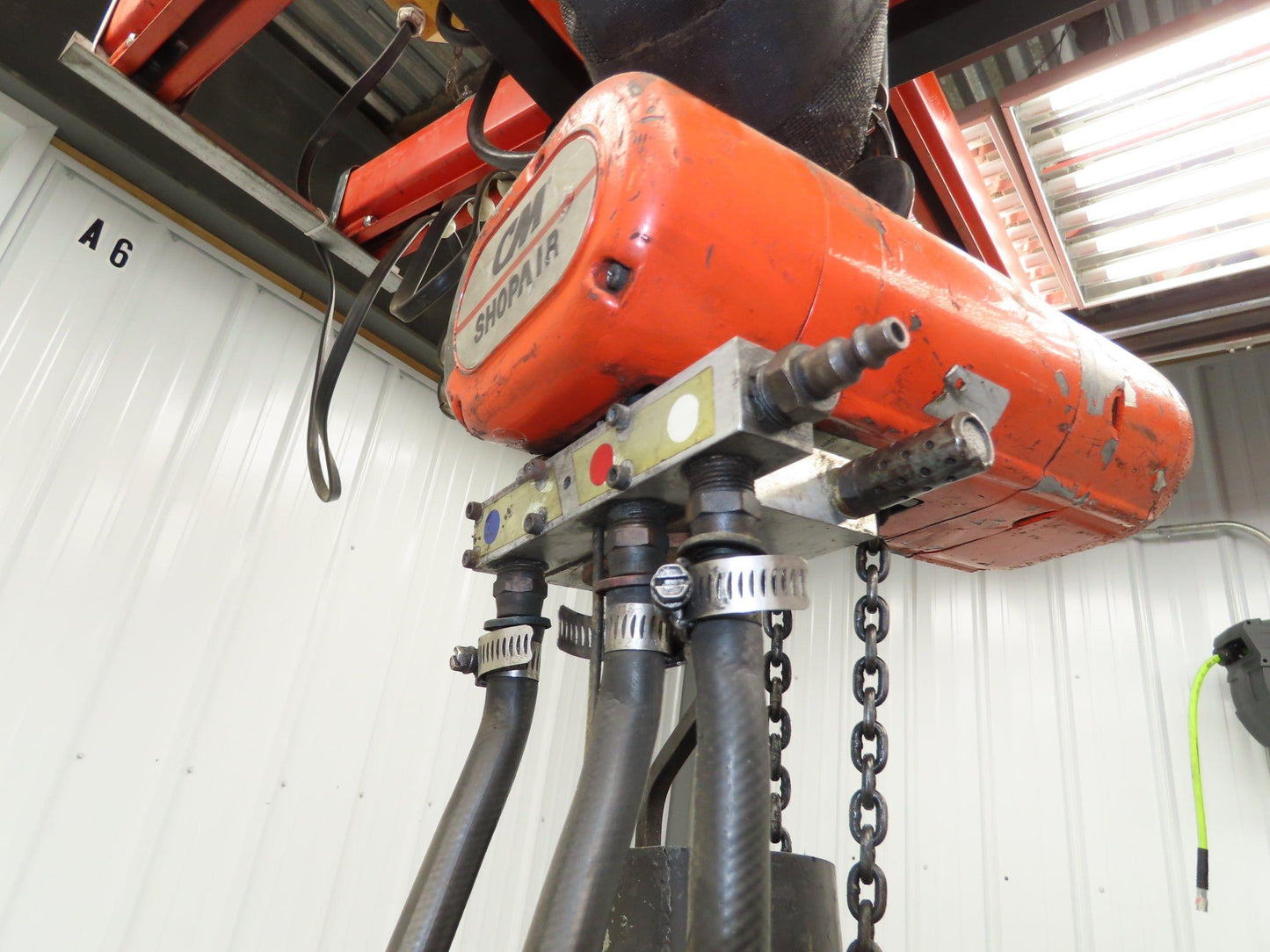 CM ShopAir 300 Lb Pneumatic Air Pendant Chain Hoist 5' Lift 90psi 32FPM