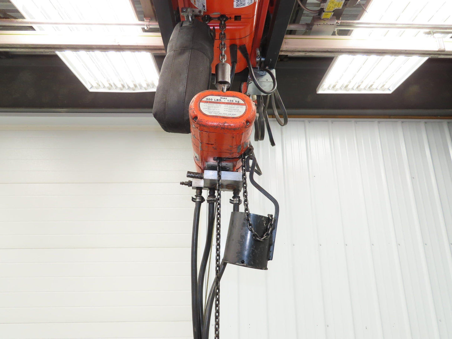 CM ShopAir 300 Lb Pneumatic Air Pendant Chain Hoist 5' Lift 90psi 32FPM