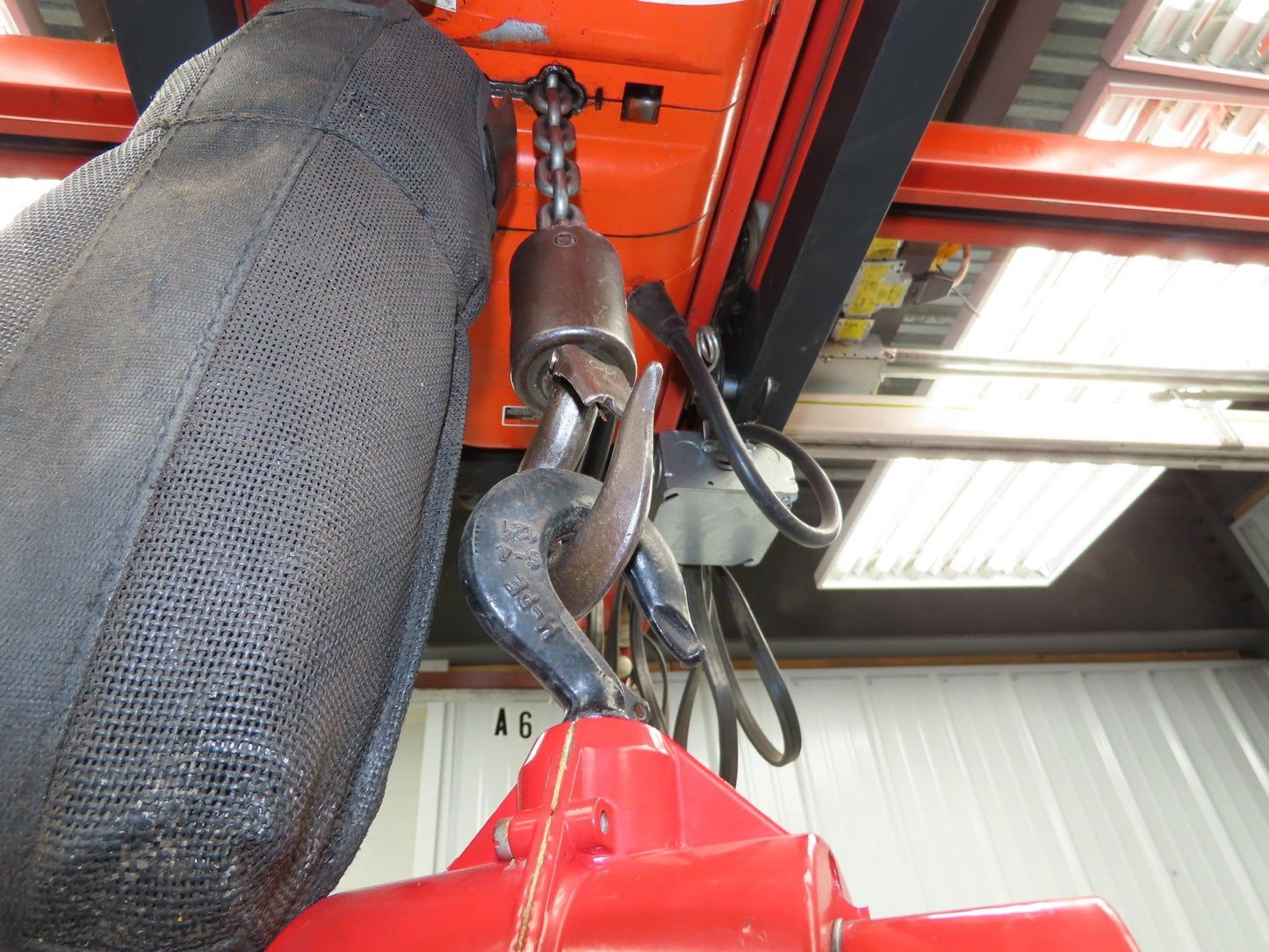 Aro 7740B 300 Lb Pneumatic Air Chain Hoist 4' Lift Pull Chain Pendant