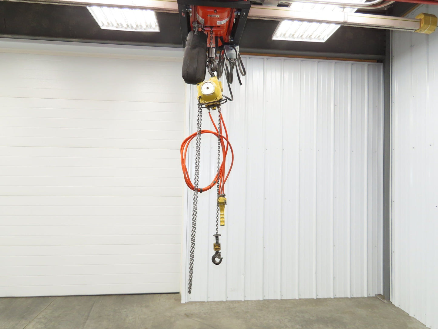 Endo Kogyo AT-60K 132Lb 60kg Pneumatic Air Chain Hoist 10' Lift Chain Pendant