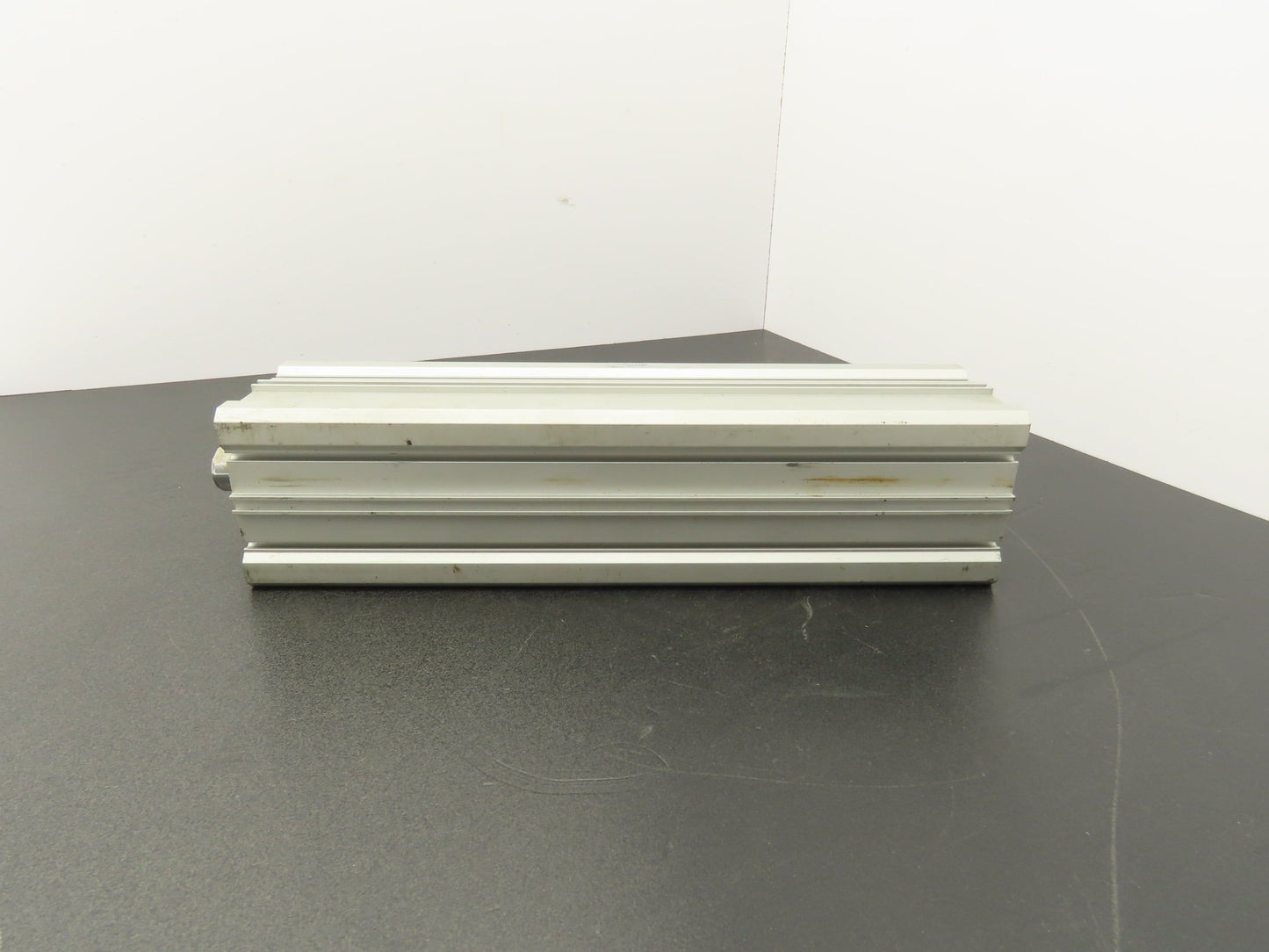 SMC CQ2A63-225DC-XC18 Pneumatic Air Cylinder 63mm Bore 225mm Stroke 145psi