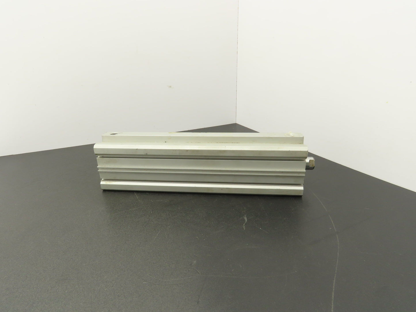 SMC CQ2A63-225DC-XC18 Pneumatic Air Cylinder 63mm Bore 225mm Stroke 145psi