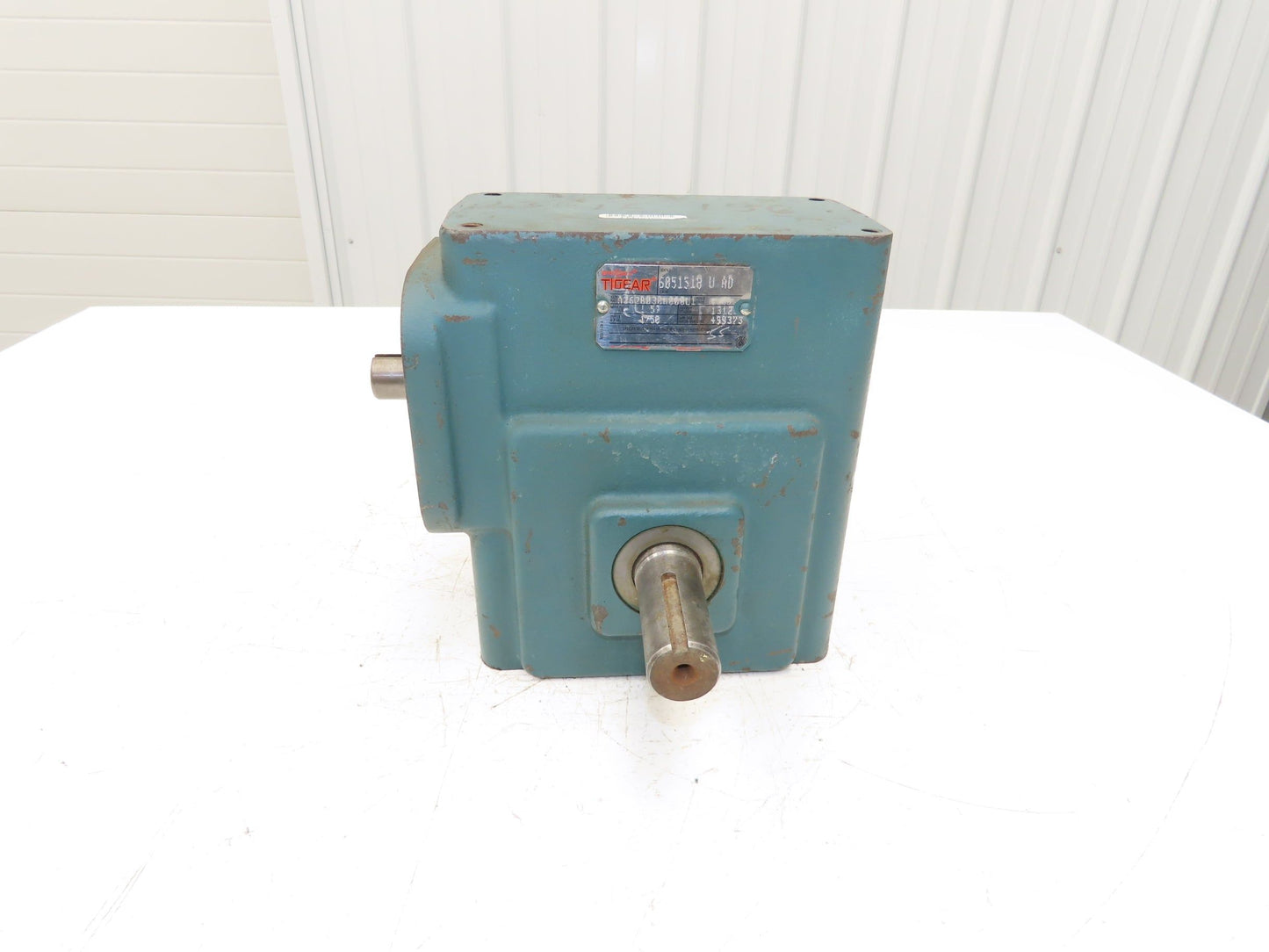 Reliance Tigear A262B030N000L1 Worm Gearbox 30:1 Reducer 1.5Hp 58rpm RH 140TC