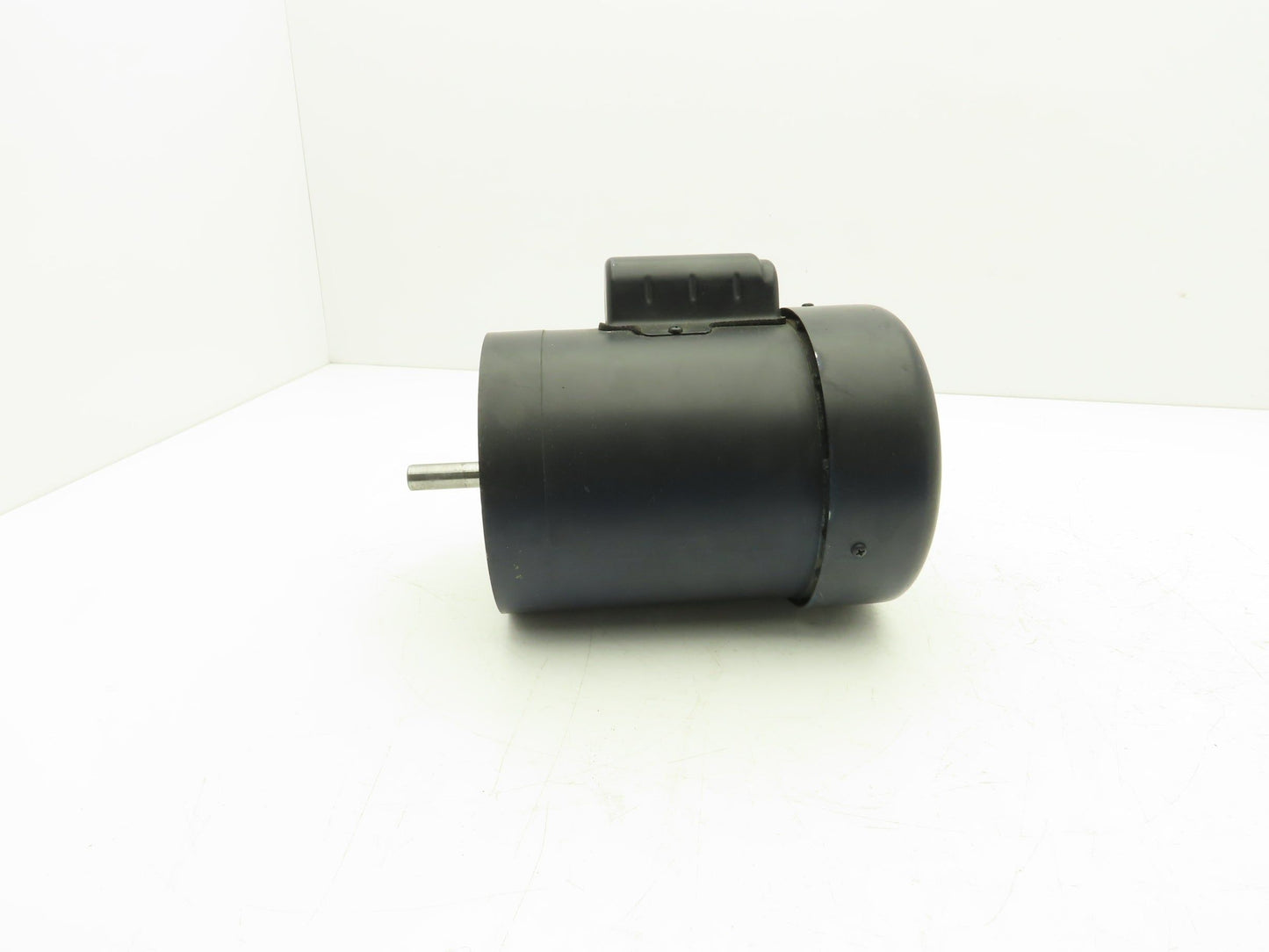 Leeson M6C17FC1B Single Phase AC Motor .5Hp 1725 RPM 115/230V 1PH D56C 110039-00