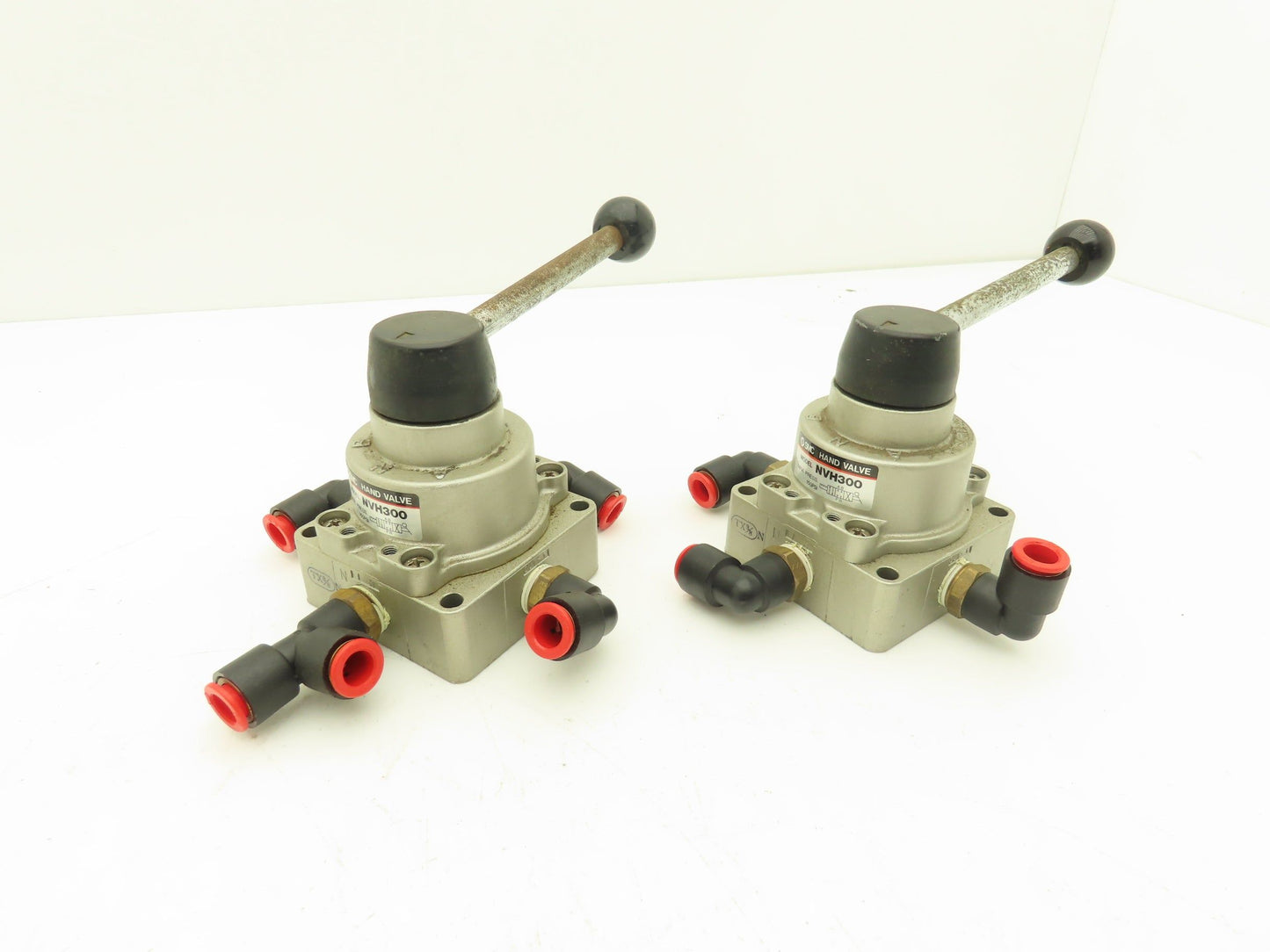 SMC NVH300 Pneumatic Rotary Hand Valve 3/8 NPT 3 Position Lot of 2