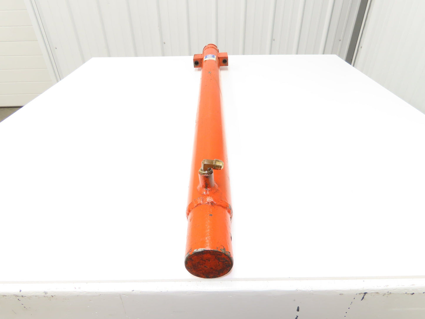 Welded Round Hydraulic Cylinder 2.5" Bore 30" Stroke Single Acting