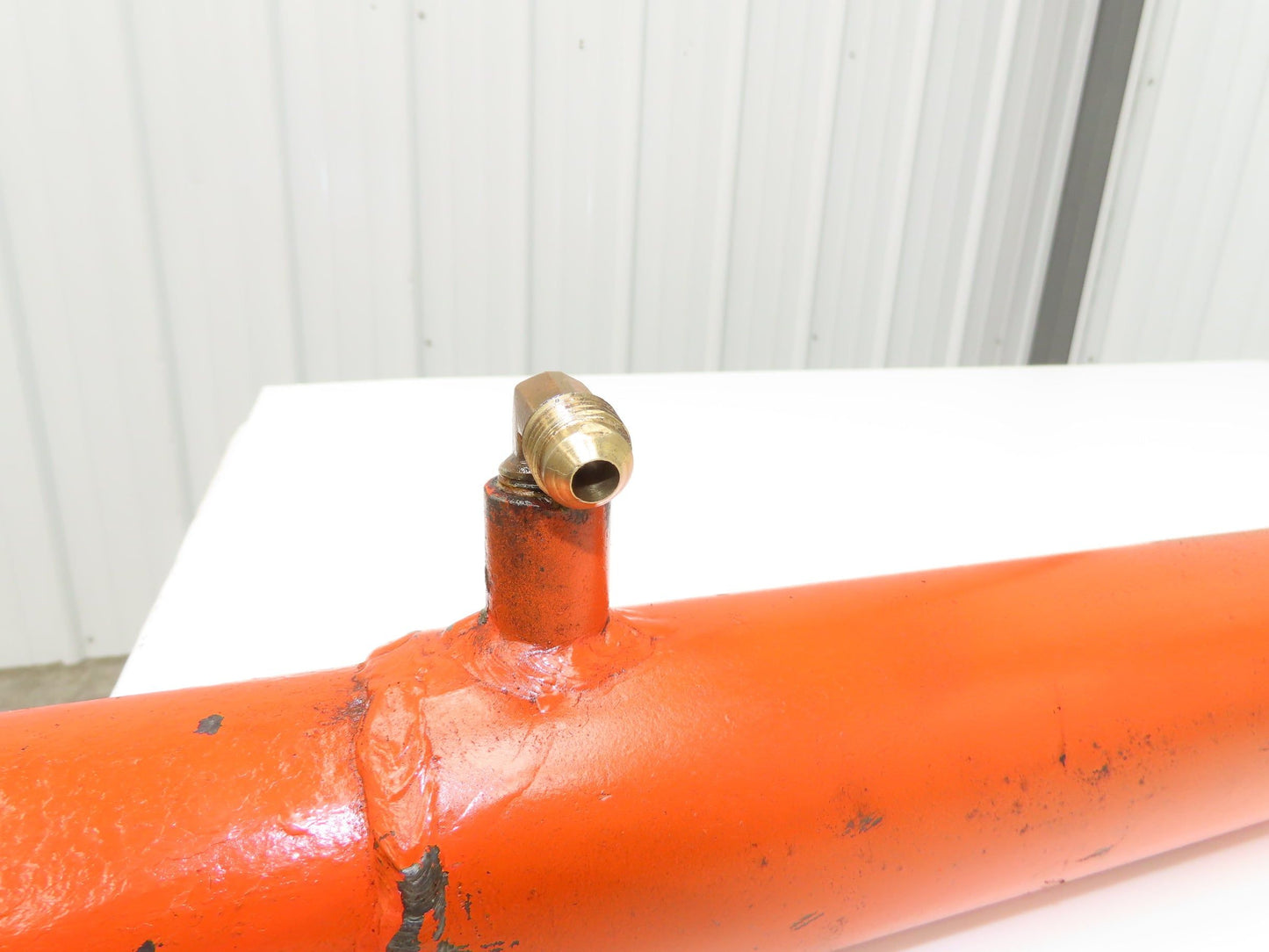 Welded Round Hydraulic Cylinder 2.5" Bore 30" Stroke Single Acting