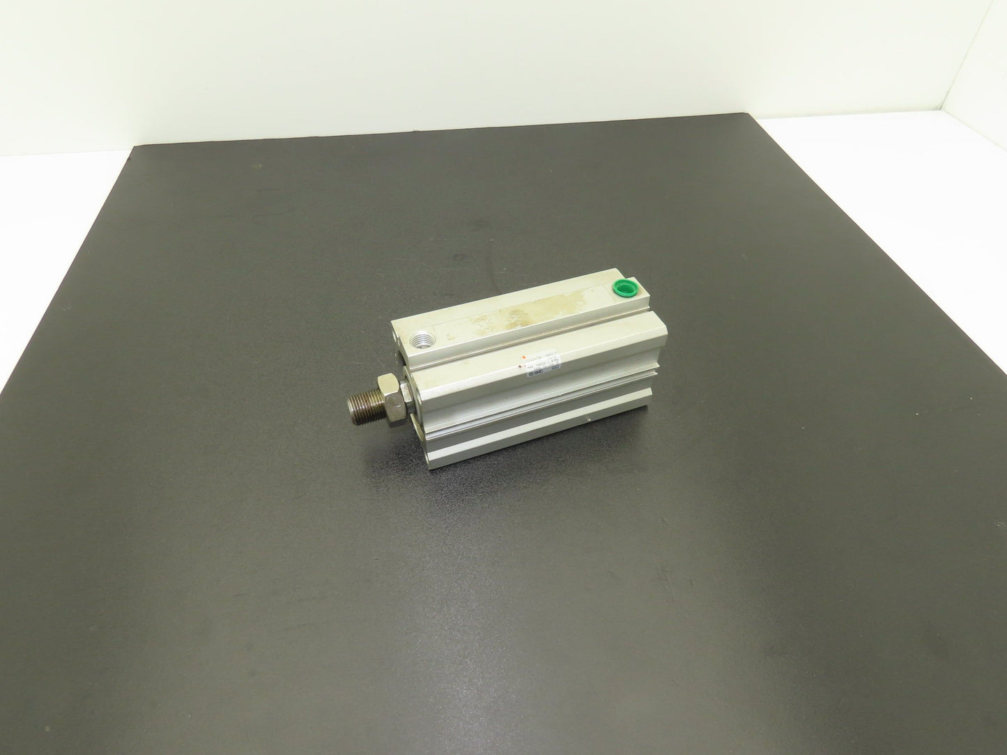 SMC CDQ2A50-100DCM Pneumatic Air Cylinder 50mm Bore 100mm Stroke 145psi