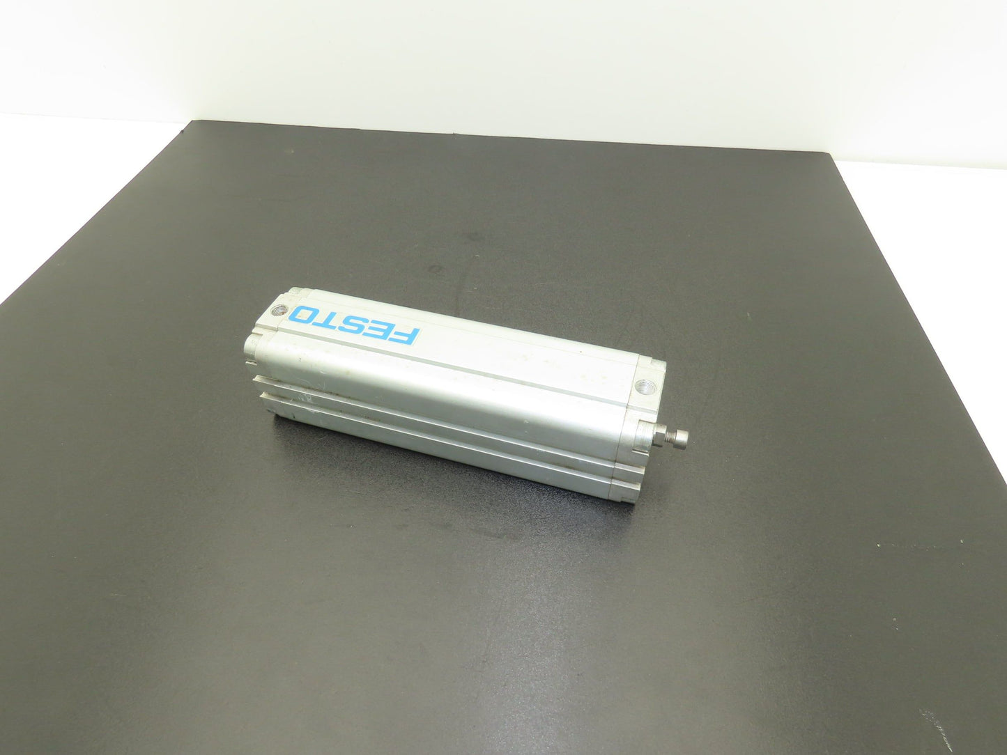 Festo ADVU-40-170-P-A Pneumatic Air Cylinder 40mm Bore 170mm Stroke 145psi