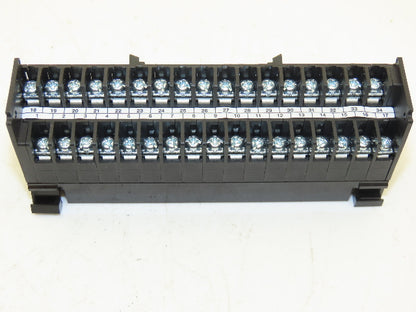 Keyence XC-T34B2 Screw Terminal Flat Cable Connector Conversion Block 125V