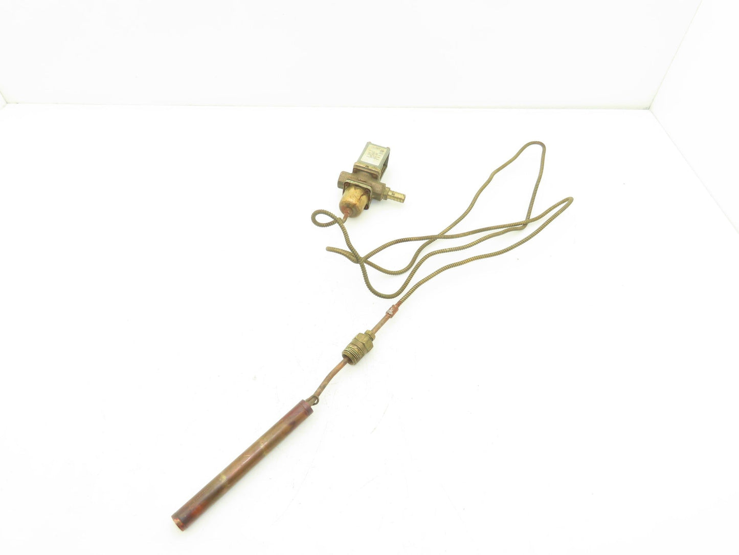 Johnson Controls G9646 V47AA-3 Thermostatic Water Valve 150PSI 3/8" NPT