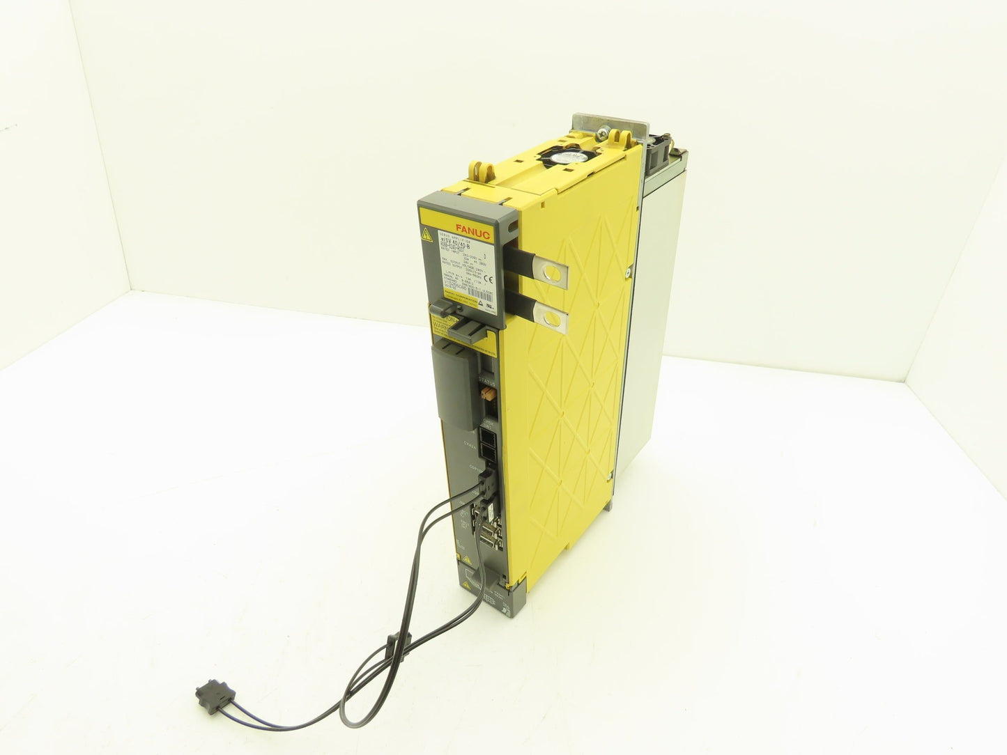 Fanuc A06B-6240-H207 Servo Amplifier 200V 3Ph 550Hz Out