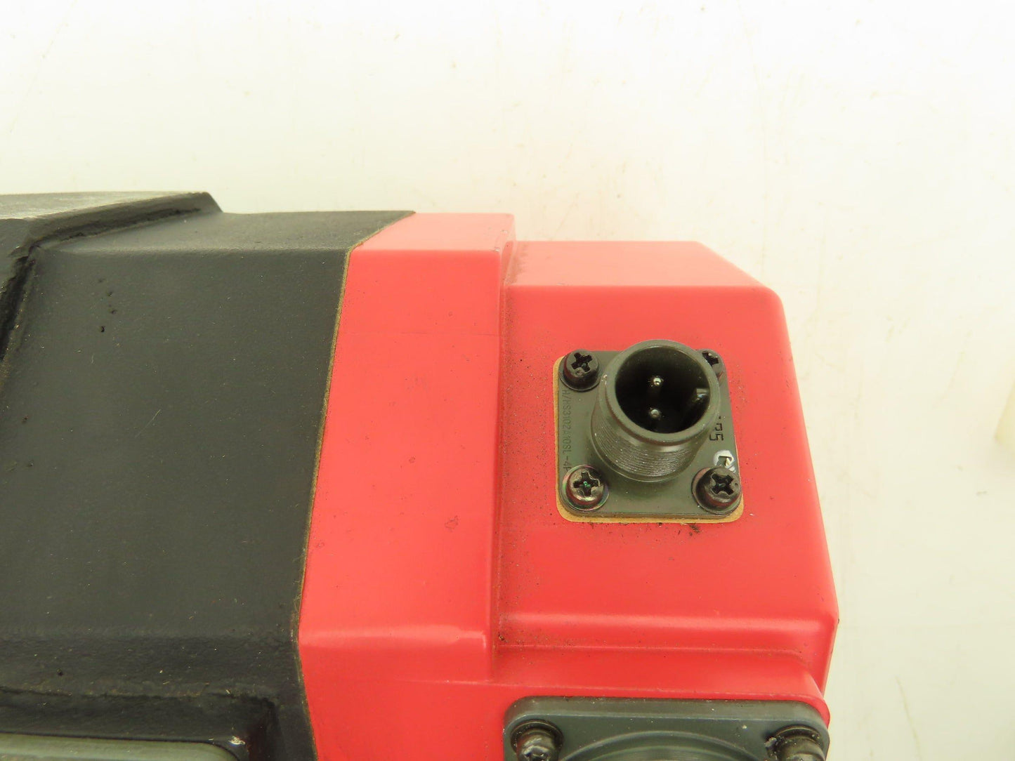 Fanuc A06B-0542-B231 AC Servo Motor 111v 3Ph 2000RPM Encoder A8600320T011