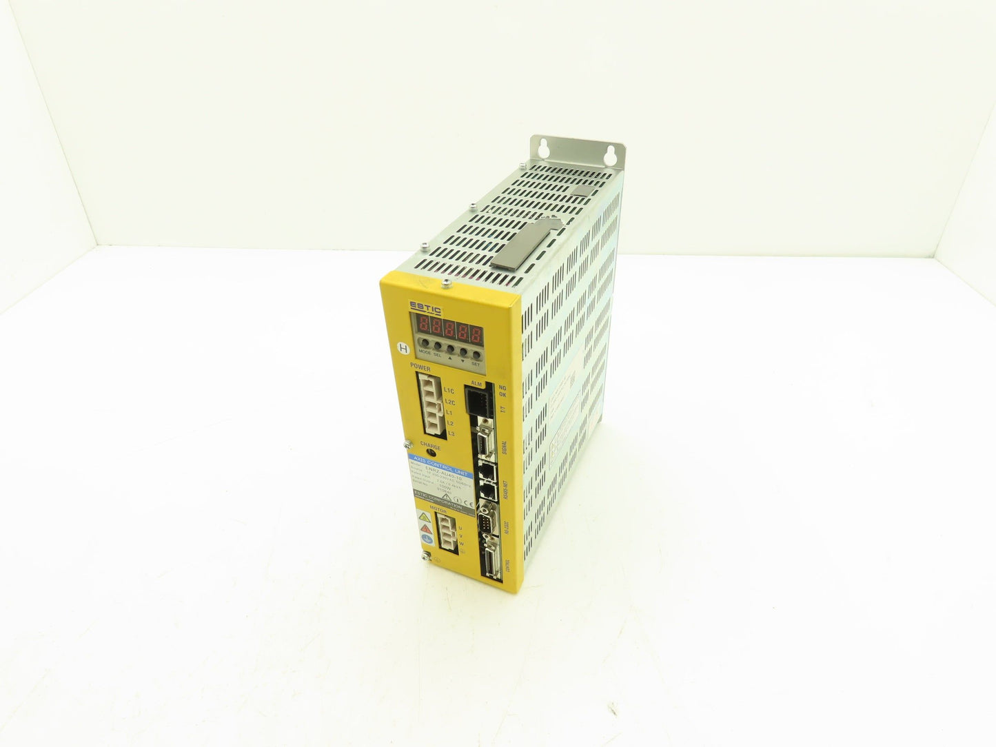 Estic ENRZ-AU40-10 Axis Control Unit Servo Drive 100W Out 1Ph 230VAC 2A In