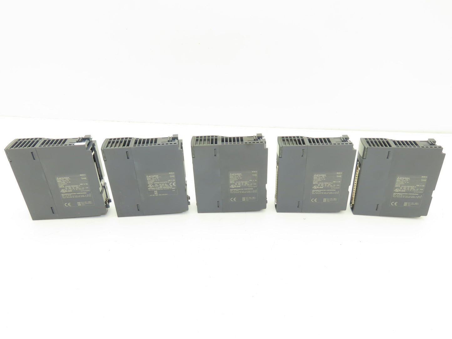 Mitsubishi Electric QY81P Melsec PLC Output Module 12/24VDC Lot of 5