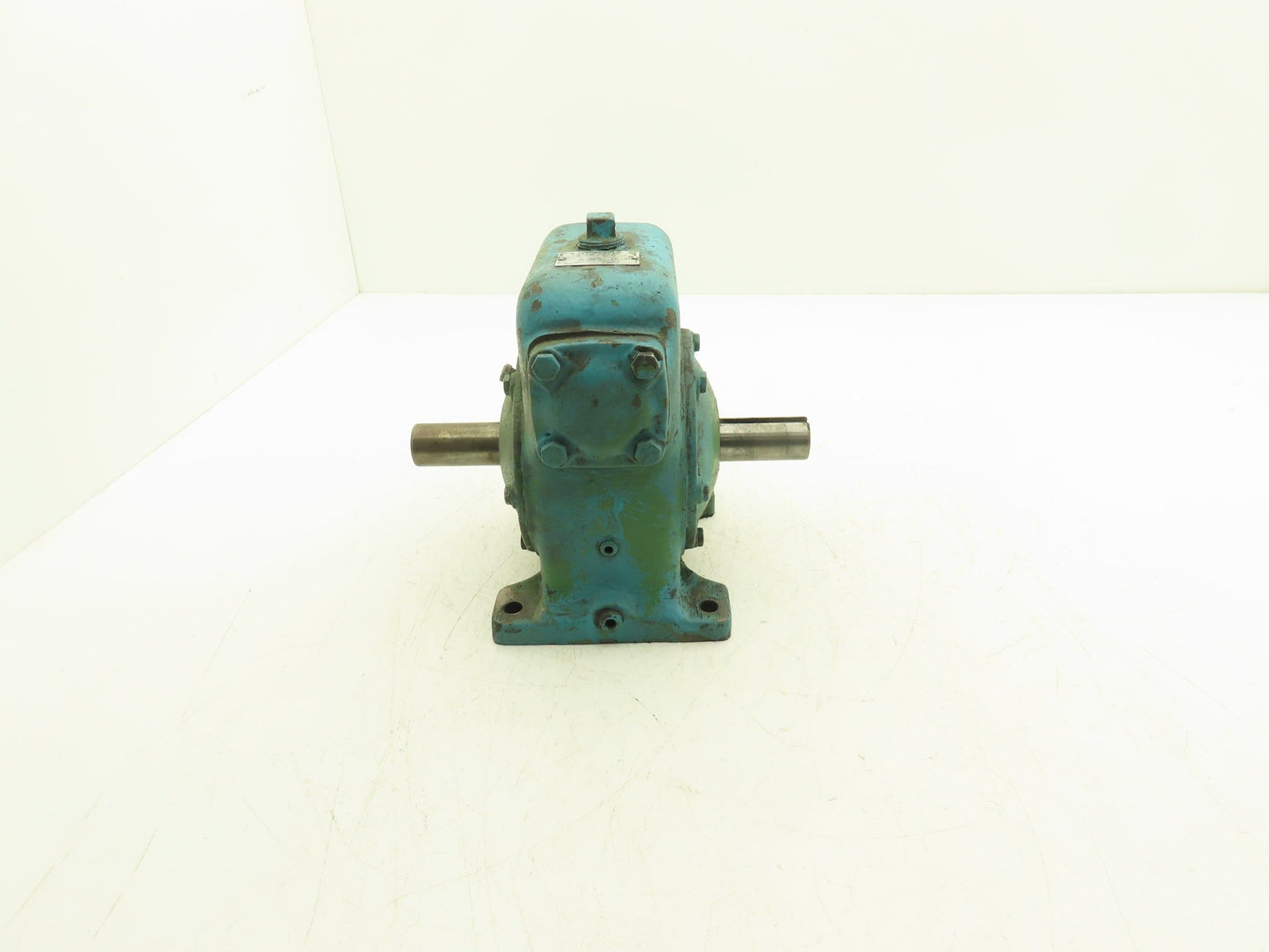 Sterling ST 2605 B Gearbox 5:1 Reducer 3.33Hp 350 RPM Dual Shaft Output