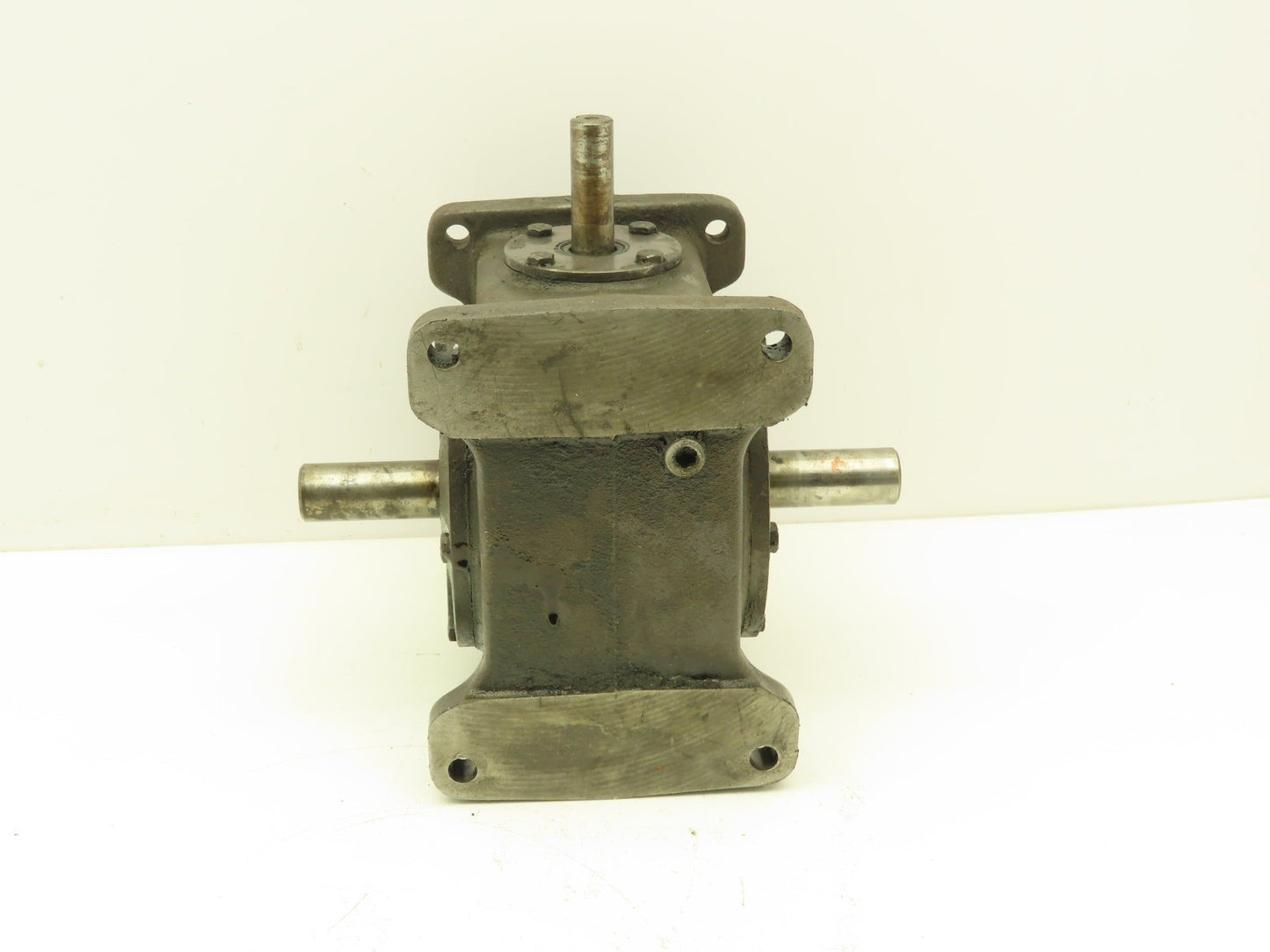 Browning 237U1-LR10 Worm Gearbox 10:1 Reducer 2Hp 175 RPM Dual Shaft Output