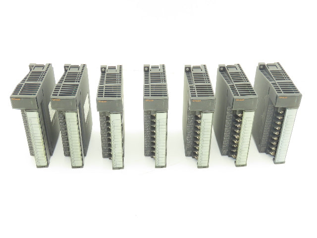 Mitsubishi Electric QY40P Melsec PLC Output Module 12/24 VDC Lot of 7