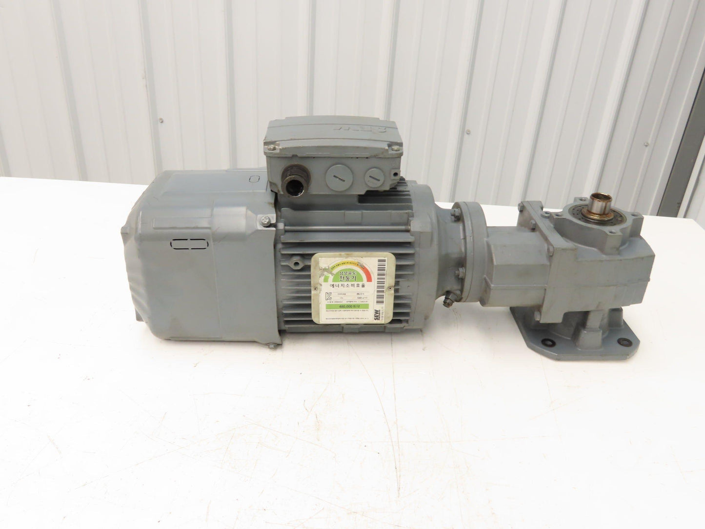 Sew Eurodrive WHF37 DRN90S4/BE2 Brake Gearmotor 1.1Kw 220/380V 1762/112rpm 15.67