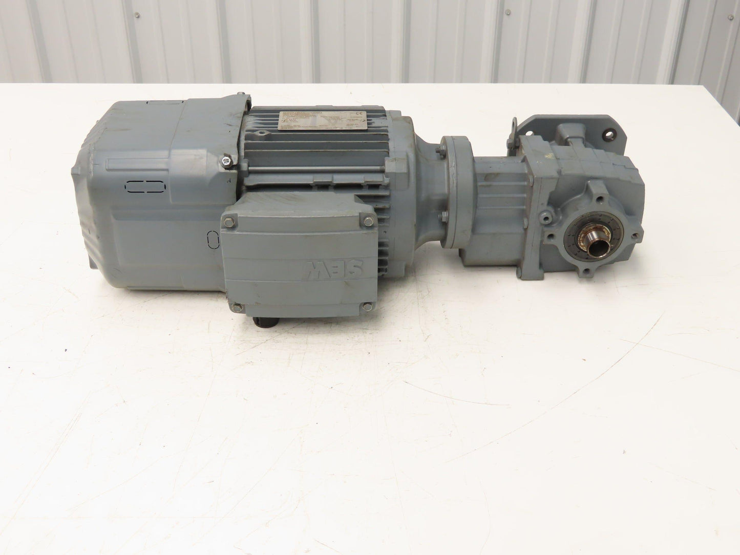 Sew Eurodrive WHF37 DRN90S4/BE2 Brake Gearmotor 1.1Kw 220/380V 1762/112rpm 15.67