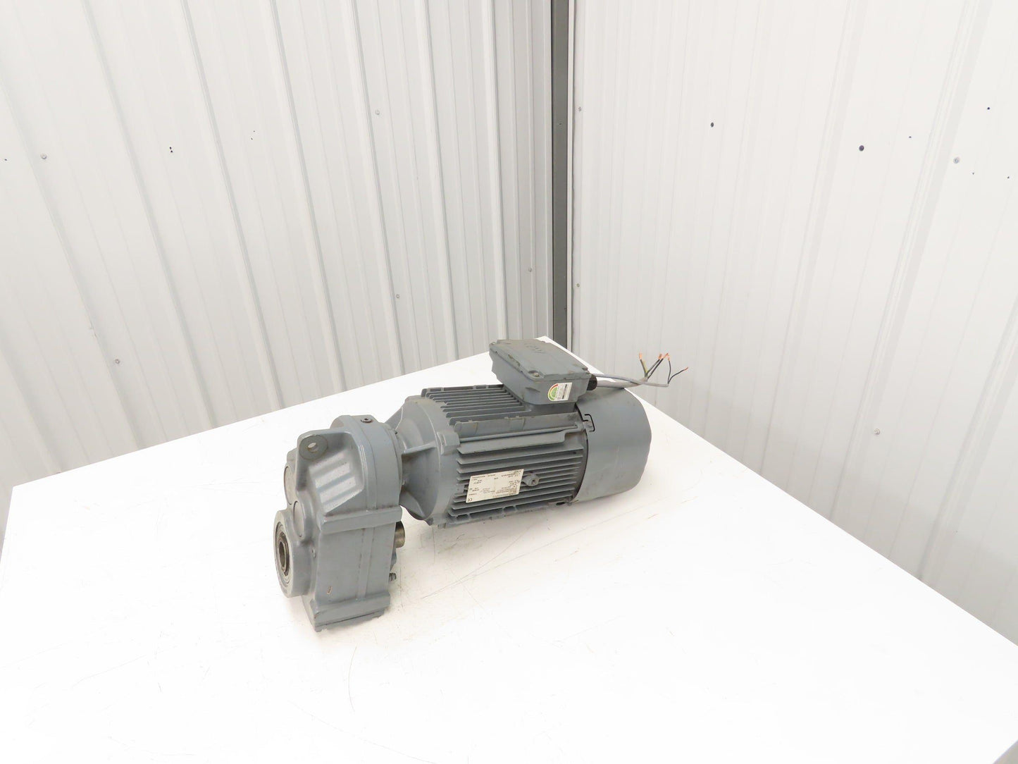 Sew Eurodrive FH47/GDRN100L4/BE5 Brake Gearmotor 2.2Kw 220/380V 102rpm 17.33:1