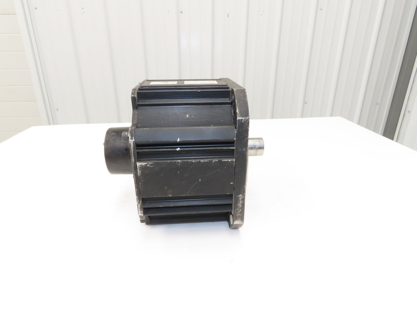 Okuma MFM452Q3V AC Servo Motor 4.5Kw 2000 RPM
