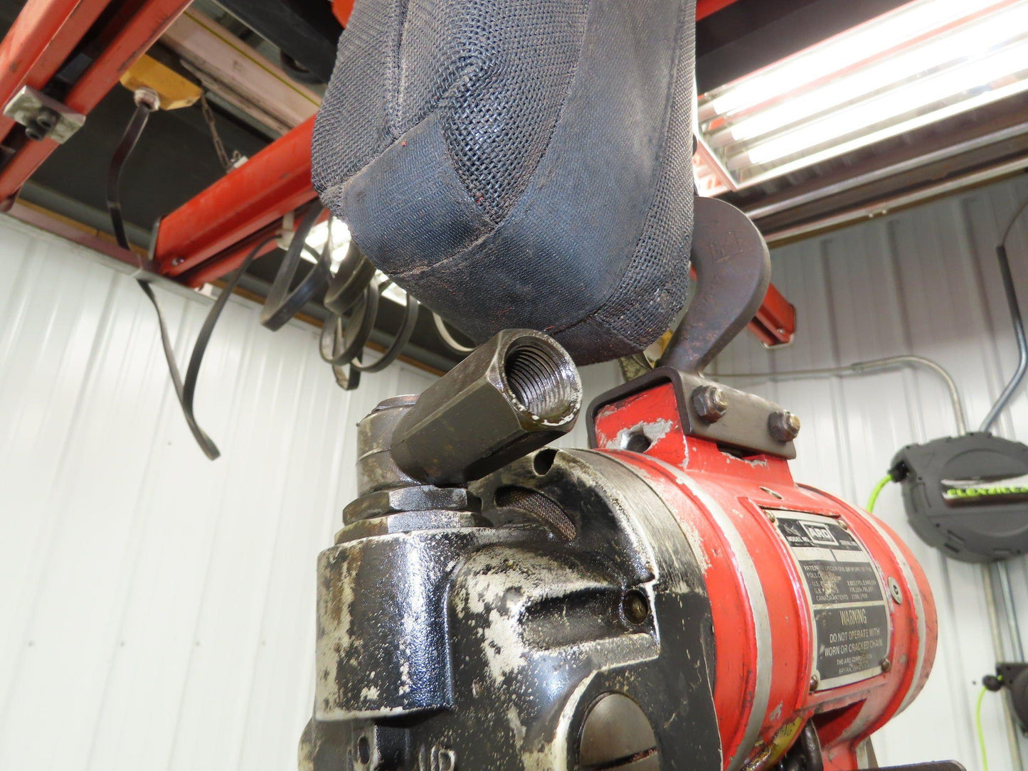 Aro 7700D 1/2 Ton 1000LB Pneumatic Air Chain Hoist 13' Lift 5' Pull Chain