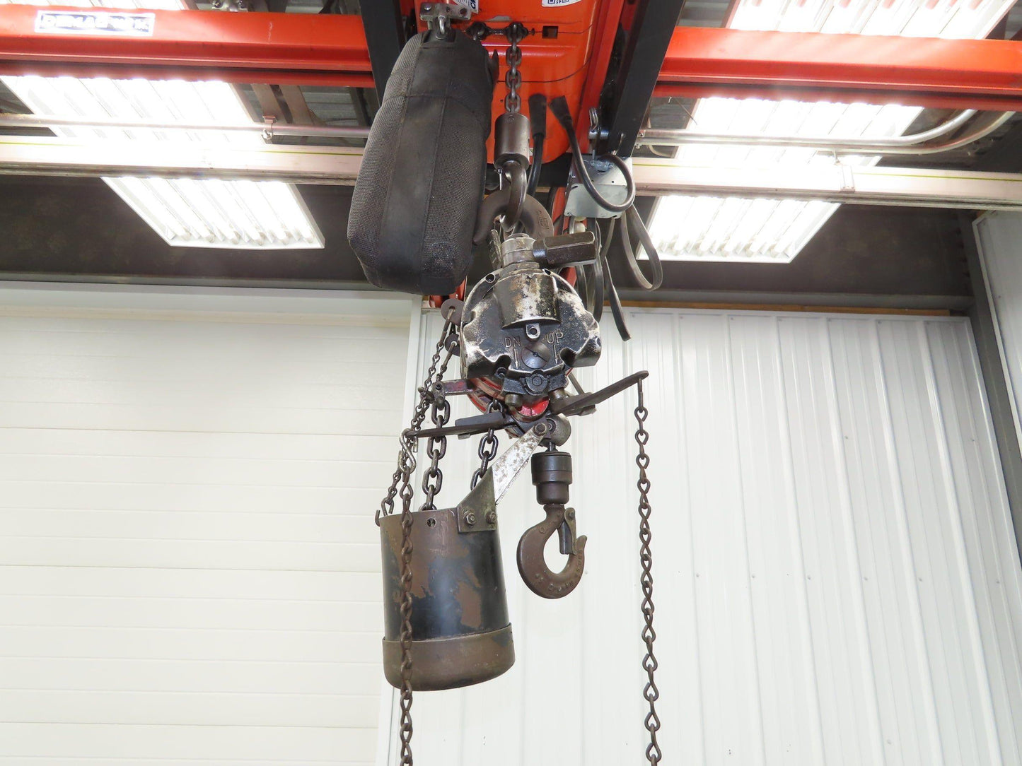 Aro 7700D 1/2 Ton 1000LB Pneumatic Air Chain Hoist 13' Lift 5' Pull Chain