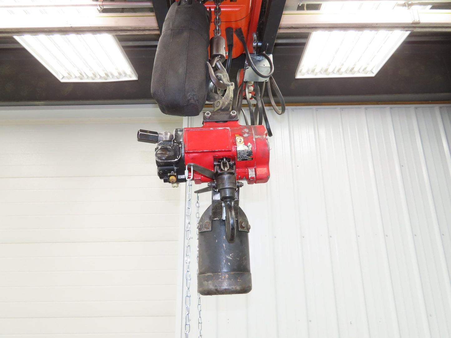 Aro 1/4 Ton 500 LB Pneumatic Air Chain Hoist 10'10" Lift 5' Pull Chain