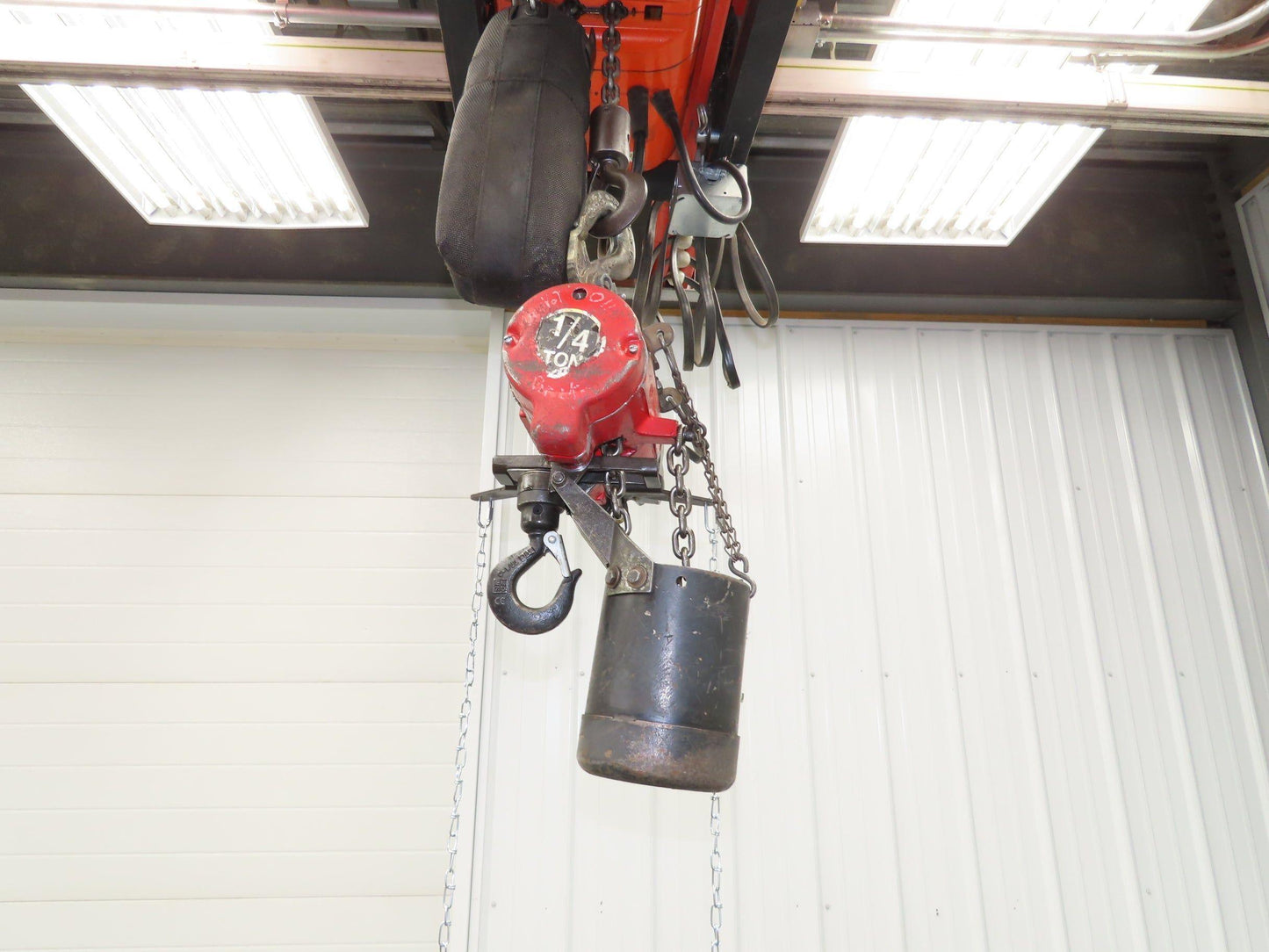 Aro 1/4 Ton 500 LB Pneumatic Air Chain Hoist 10'10" Lift 5' Pull Chain