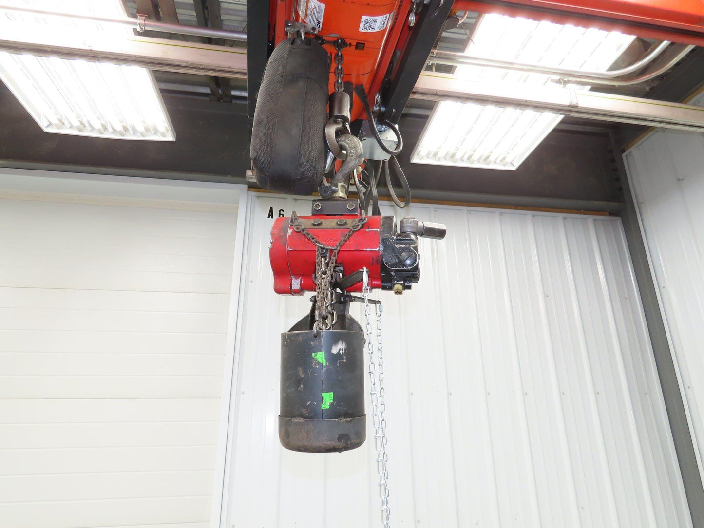 Aro 1/4 Ton 500 LB Pneumatic Air Chain Hoist 10'10" Lift 5' Pull Chain