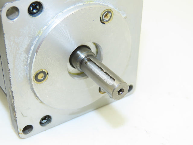 Omron R88M-R10030 AC Servo Motor 100W 3000 RPM 8mm Shaft
