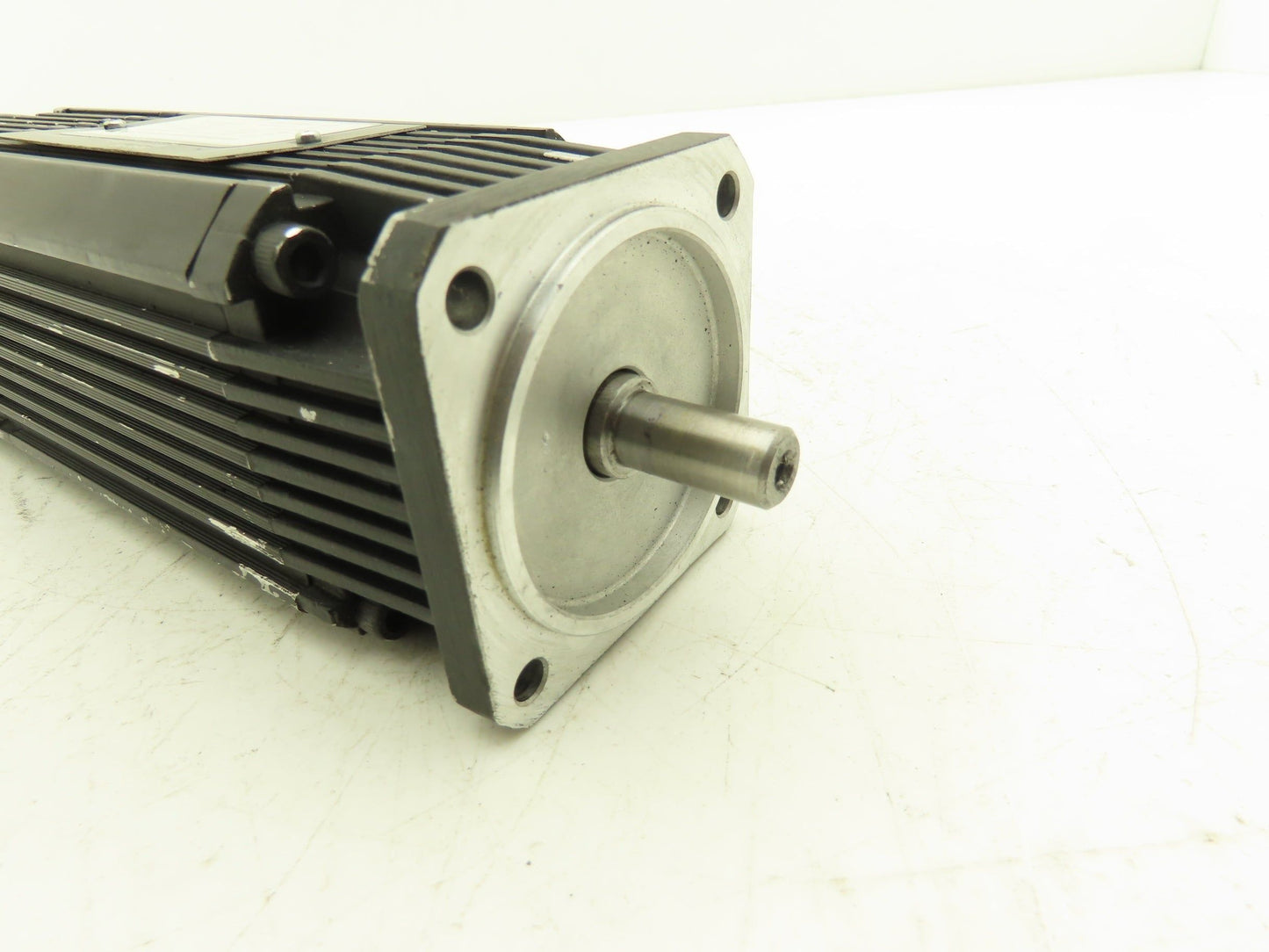 Elau SB070/40/10/05/11/S/01/64/EAKN AC Servo Motor 4000rpm
