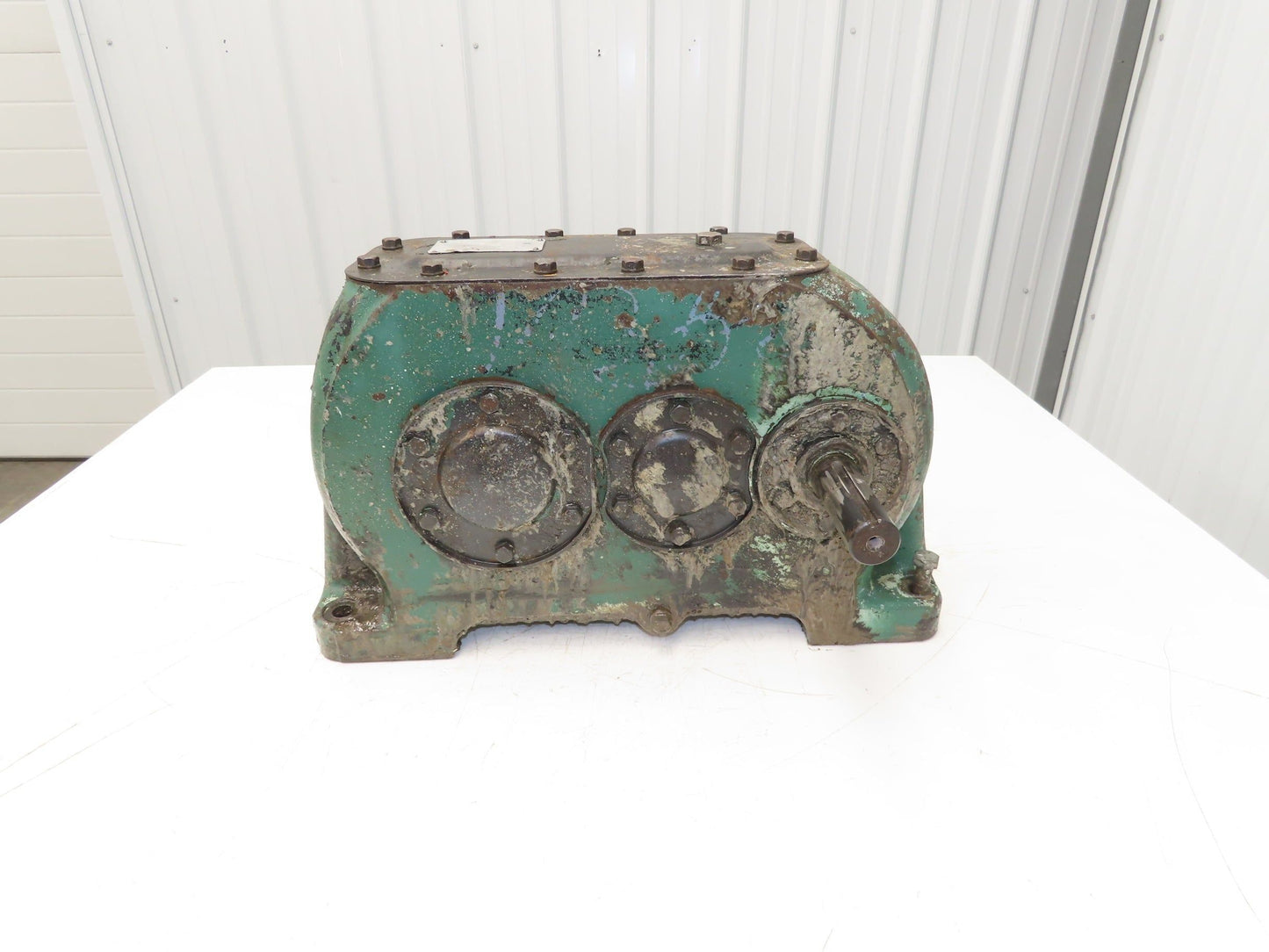 Helical Gear Reducer 15.6:1 Ratio Gearbox 10Hp 112rpm Parallel Shaft