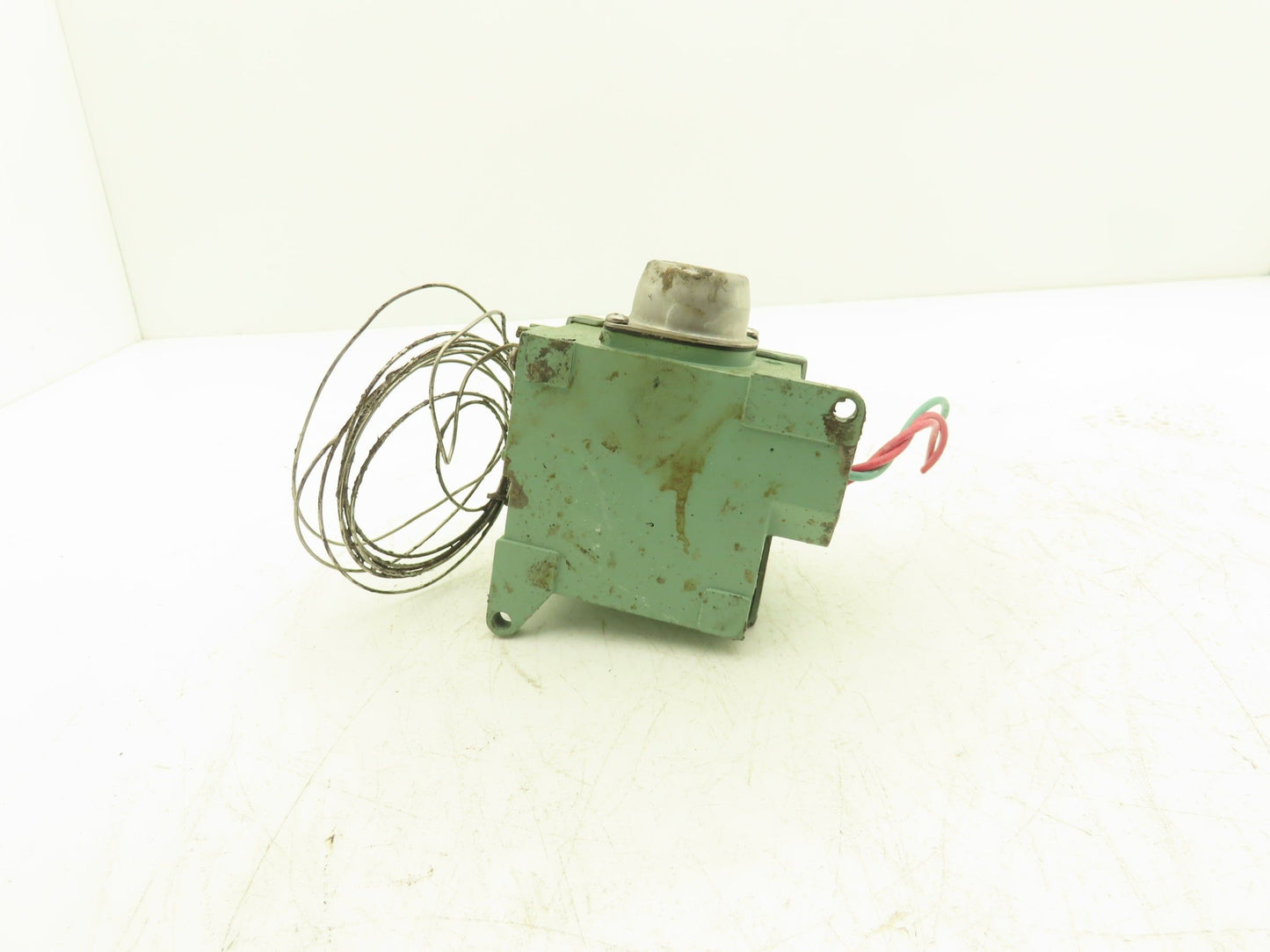 Barksdale THR-L2S-10X-Q10 Temperature Switch 125/250/480VAC 25-325°F