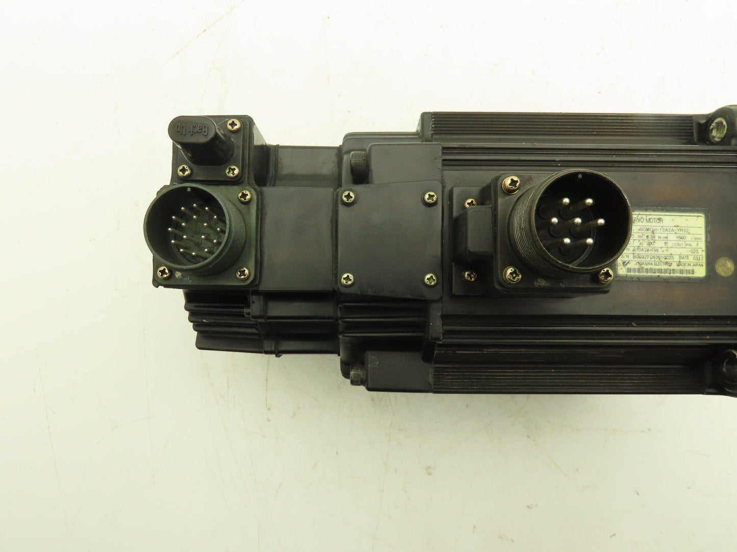 Yaskawa Electric SGMGH-13A2A-YR52 AC Servo Motor 1300W 8.34N-m 1500rpm 200V