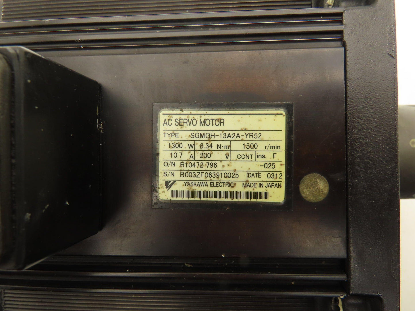 Yaskawa Electric SGMGH-13A2A-YR52 AC Servo Motor 1300W 8.34N-m 1500rpm 200V