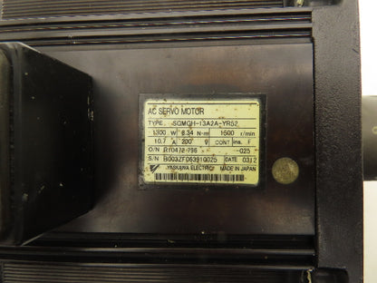 Yaskawa Electric SGMGH-13A2A-YR52 AC Servo Motor 1300W 8.34N-m 1500rpm 200V