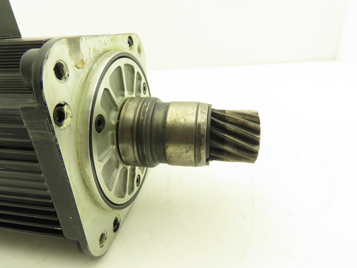 Yaskawa Electric SGMGH-13A2A-YR62 AC Servo Motor 1300W 8.34N-m 1500rpm 200V