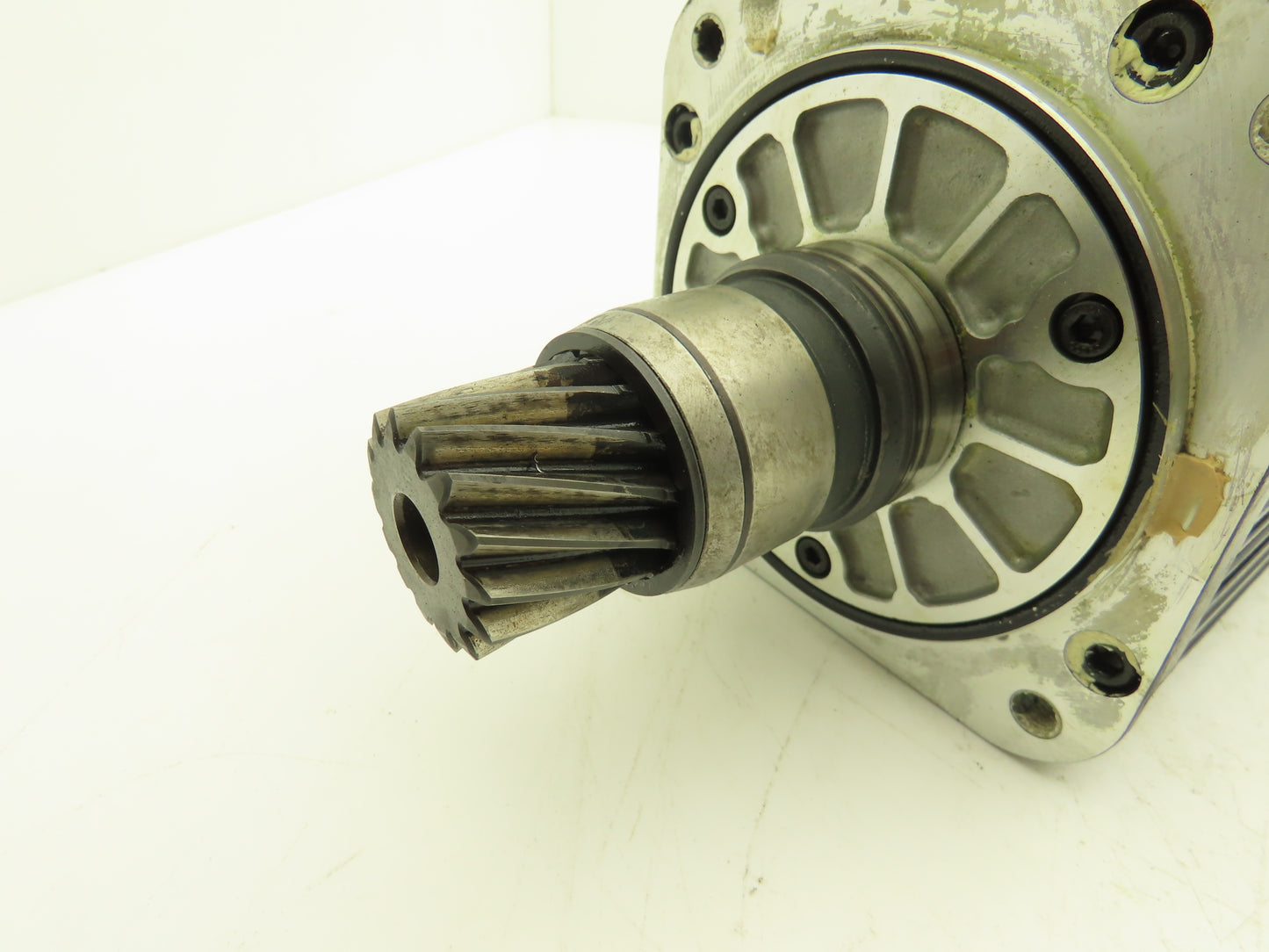Yaskawa Electric SGMGH-13A2A-YR62 AC Servo Motor 1300W 8.34N-m 1500rpm 200V