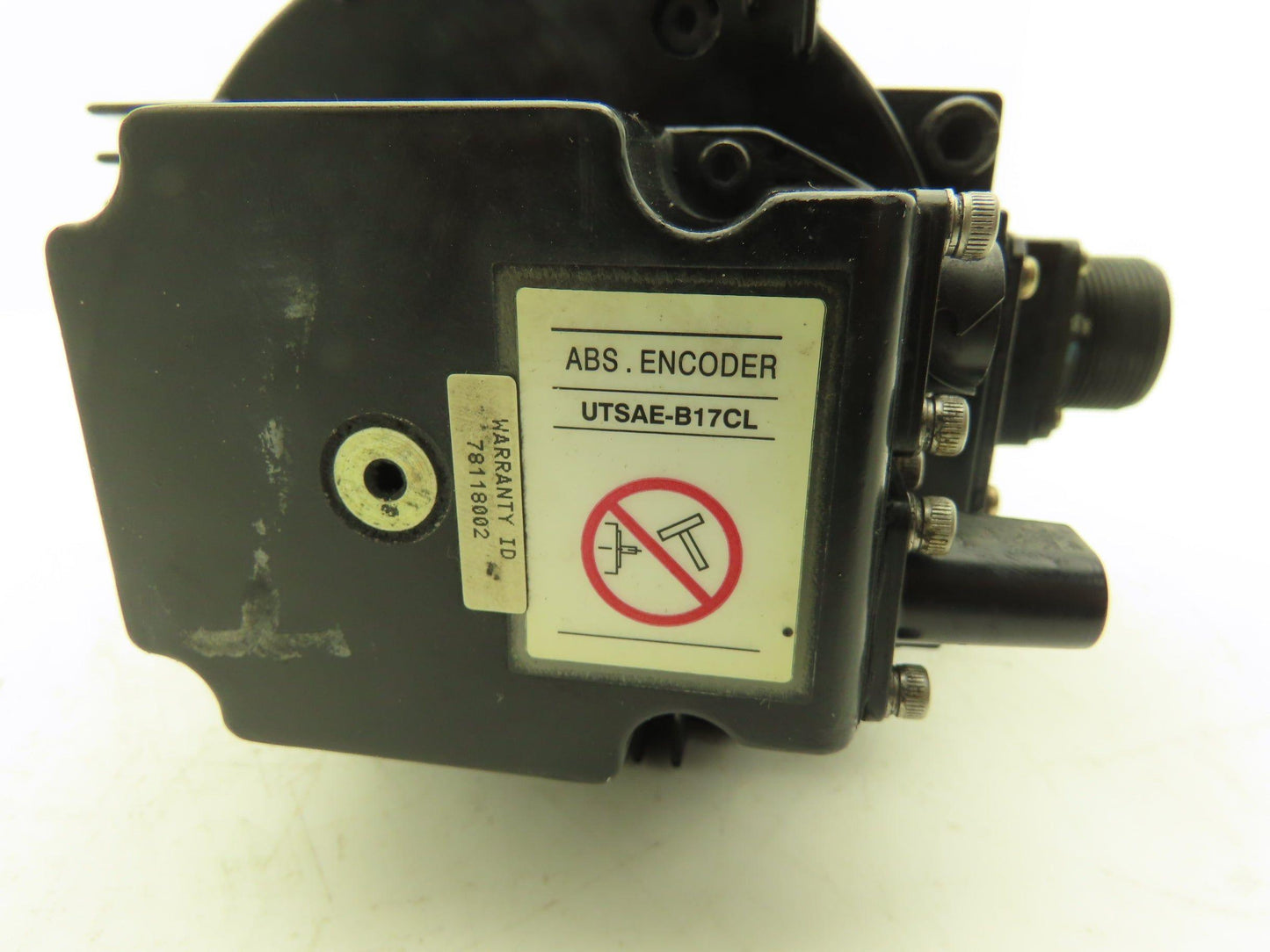 Yaskawa SGMRS-13A2A-YR11 AC Servo Motor 1300W 8.34Nm 1500 RPM 200v with Encoder