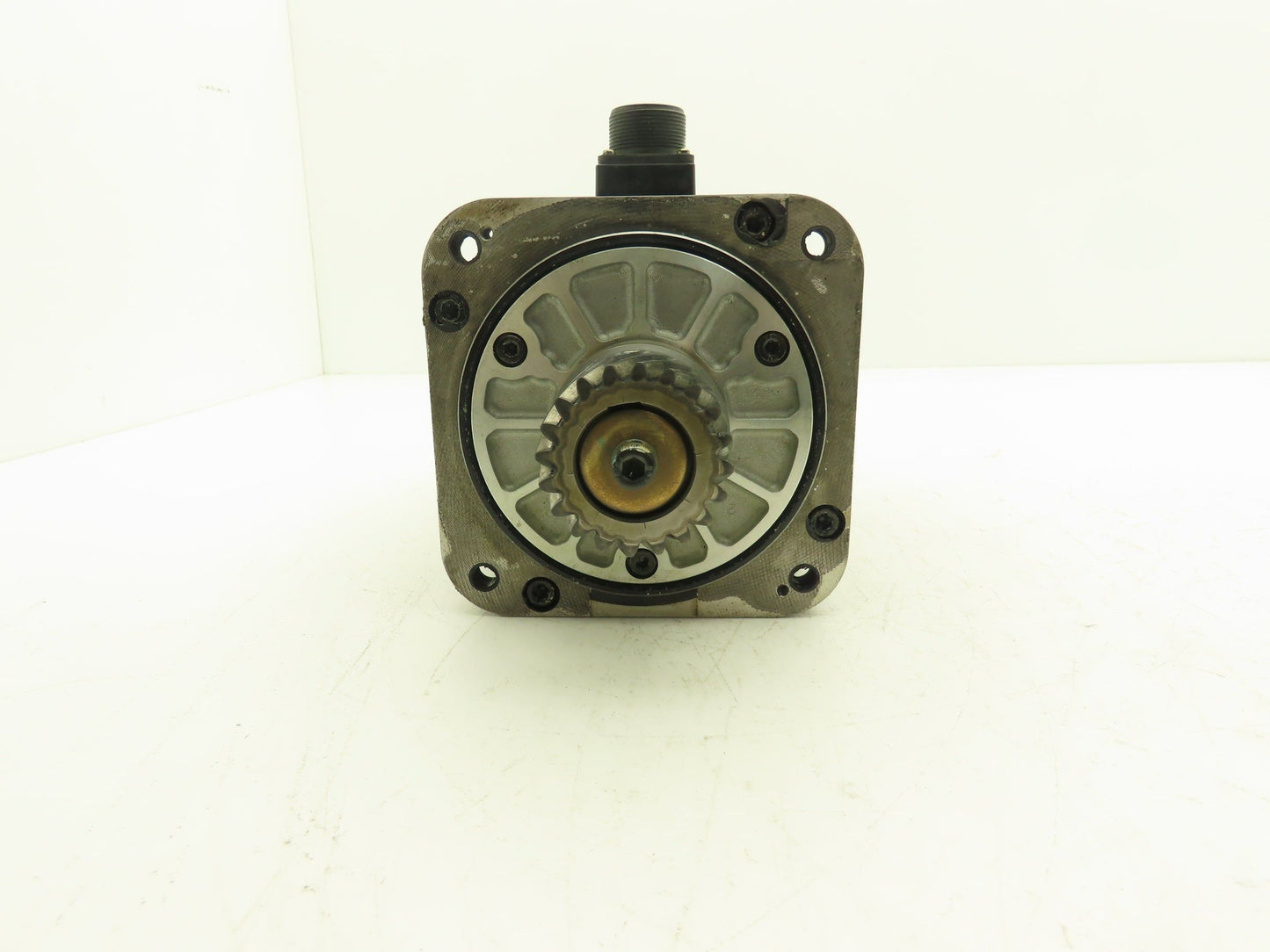 Yaskawa SGMRS-13A2A-YR11 AC Servo Motor 1300W 8.34Nm 1500 RPM 200v with Encoder