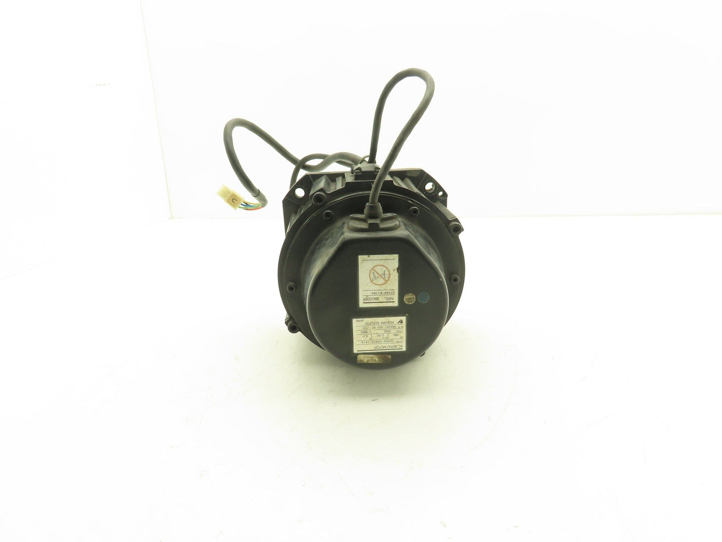 Yaskawa SGMDH-06A2A-YR24 AC Servo Motor 550W 2.63Nm 2000 RPM with Encoder