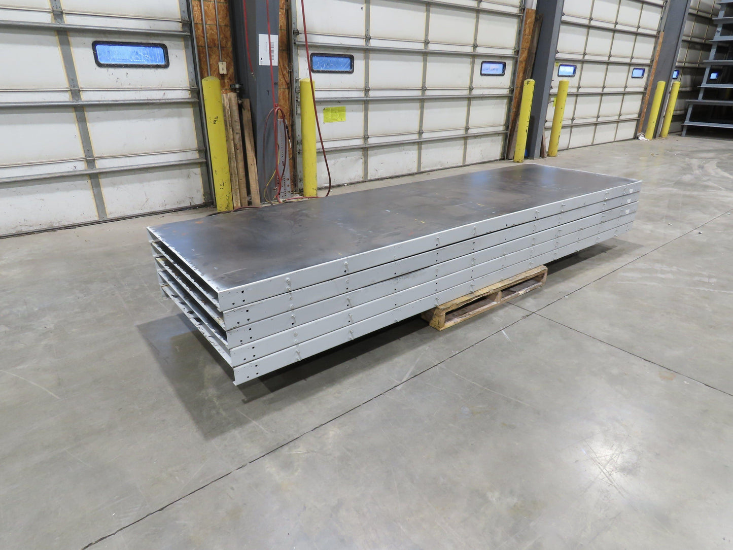 Hytrol FXG Belt Conveyor 43"x 60' White Slider Bed 12' Sections  -No Drive