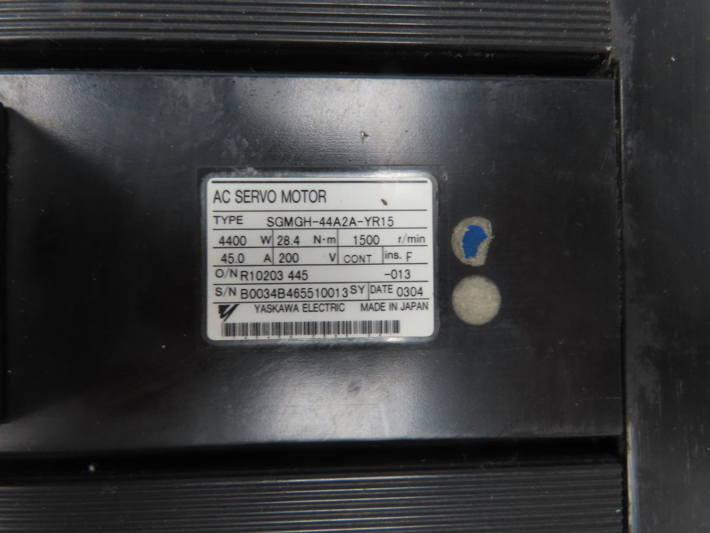Yaskawa Electric SGMGH-44A2A-YR15 AC Servo Motor 4400W 28.4N-m 1500rpm 200V