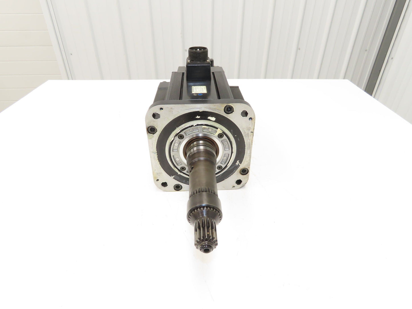 Yaskawa Electric SGMGH-44A2A-YR15 AC Servo Motor 4400W 28.4N-m 1500rpm 200V