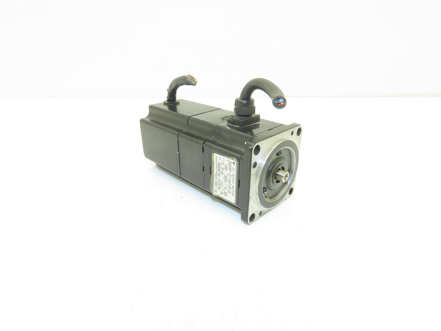 Yaskawa SGMP-01AWYR12 AC Servo Motor 100W 3000rpm 200V