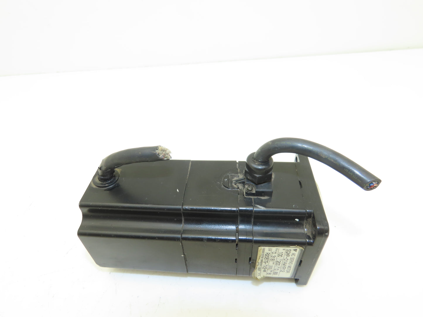 Yaskawa SGMP-01AWYR12 AC Servo Motor 100W 3000rpm 200V